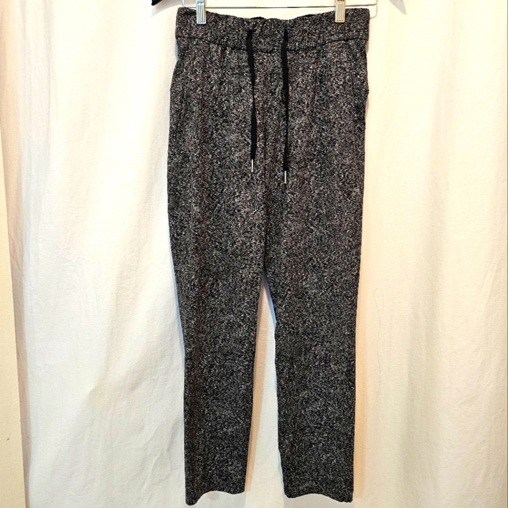 🇨🇦 Lululemon Black & Grey Jogger Pants